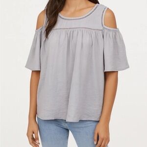 Umgee Light Gray Cold Shoulder W/Crochet Trim Peasant Shirt Top Size Small